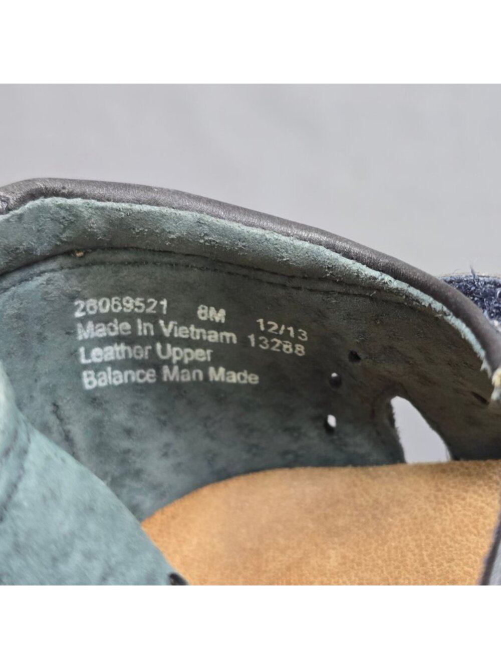 Clarks 8M Womens Mary Jane Shoes Black Leather Cutout Stitched Detail Closed Toe - Picture 2 of 7